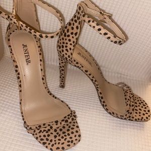 Never worn, Cheetah print heels!!